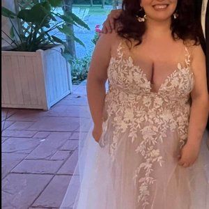 Blue By Enzoani Olani- street size 16 wedding dress